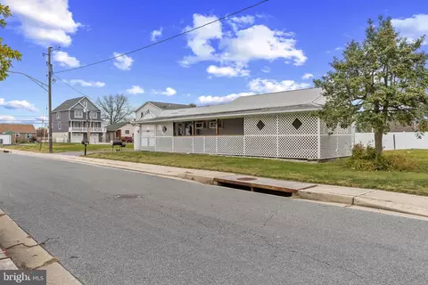Exterior - 6913 River Drive Rd, Sparrows Point, MD 21219 photo 2 of 3