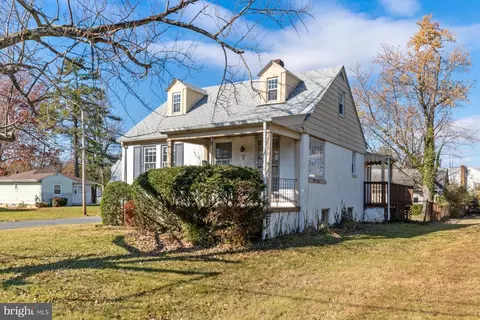 210 Mchenry Ave, Pikesville, MD 21208
