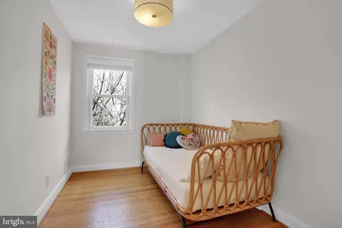Bedroom - 418 Chumleigh Rd, Baltimore, MD 21212 photo 4 of 5