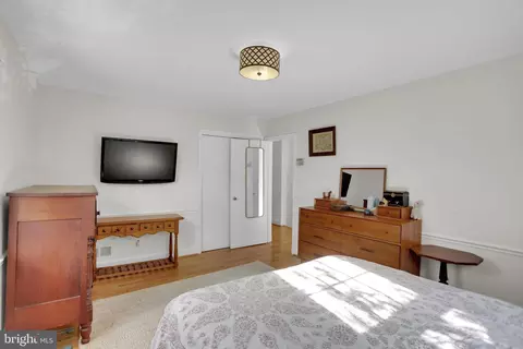 Bedroom - 418 Chumleigh Rd, Baltimore, MD 21212 photo 2 of 5