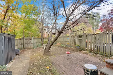 Exterior - 418 Chumleigh Rd, Baltimore, MD 21212 photo 3 of 5
