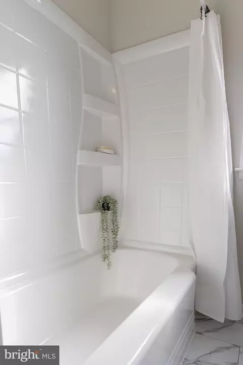 Bath - 618 Wilson Ave, Baltimore, MD 21224 photo 6 of 9
