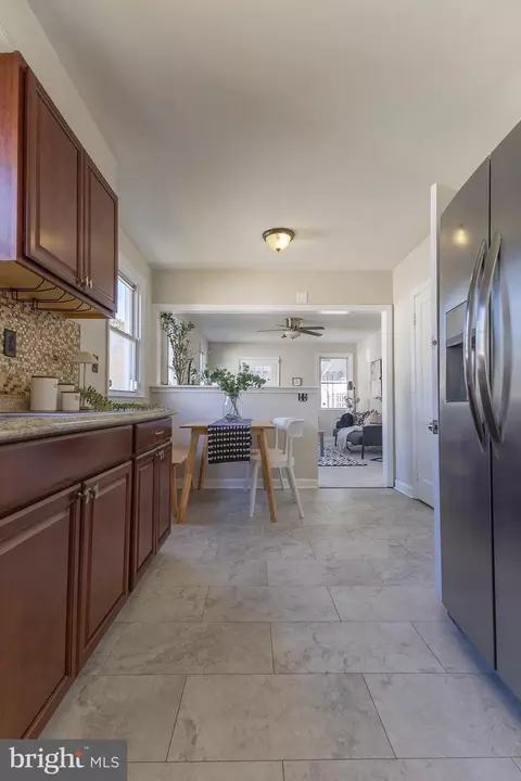 Entry Way - 618 Wilson Ave, Baltimore, MD 21224 photo 7 of 15