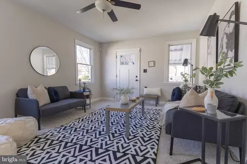 Entry Way - 618 Wilson Ave, Baltimore, MD 21224 photo 2 of 15
