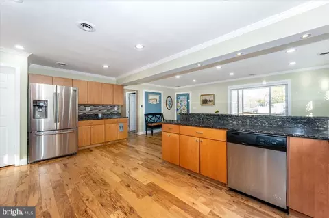 Kitchen - 1306 Third Rd, Middle River, MD 21220 photo 5 of 6