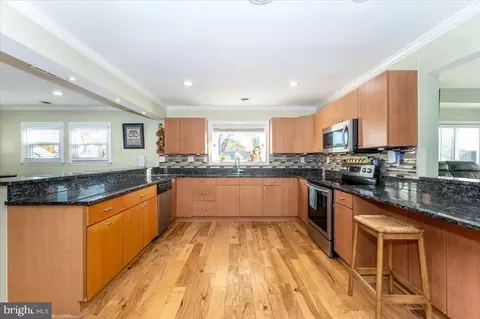 Kitchen - 1306 Third Rd, Middle River, MD 21220 photo 2 of 6