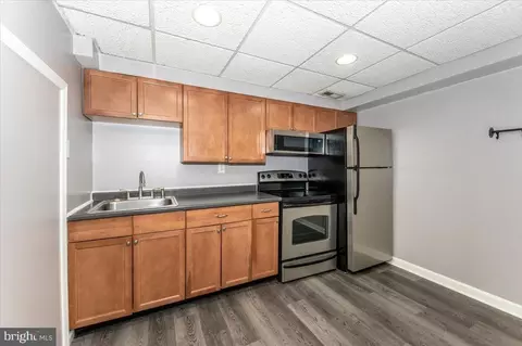 Kitchen - 1306 Third Rd, Middle River, MD 21220 photo 6 of 6