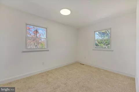 5601 Selford Rd, Halethorpe, MD 21227 photo 17