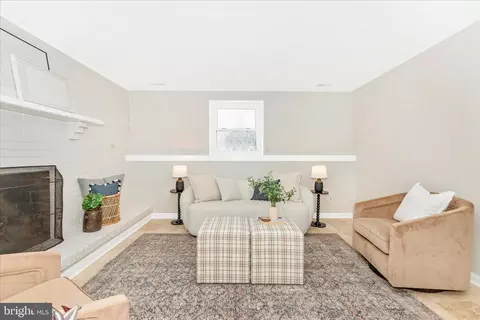 Living - 3919 Link Ave, Nottingham, MD 21236 photo 4 of 5