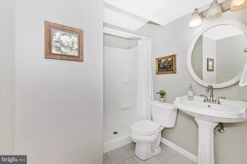 Bath - 3919 Link Ave, Nottingham, MD 21236 photo 4 of 4