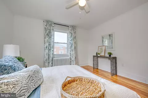Bedroom - 606 Aldershot Rd, Baltimore, MD 21229 photo 4 of 6