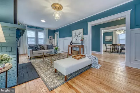 Living - 606 Aldershot Rd, Baltimore, MD 21229 photo 2 of 2