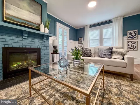 Living - 606 Aldershot Rd, Baltimore, MD 21229 photo 1 of 2