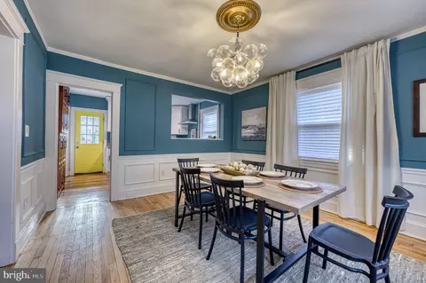 Dining - 606 Aldershot Rd, Baltimore, MD 21229 photo 4 of 4