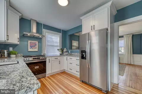 Kitchen - 606 Aldershot Rd, Baltimore, MD 21229 photo 1 of 6