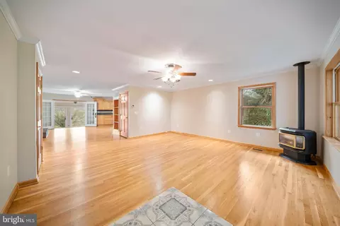 Living - 3116 Mount Carmel Rd, Upperco, MD 21155 photo 2 of 5