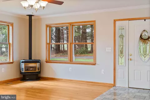 Living - 3116 Mount Carmel Rd, Upperco, MD 21155 photo 3 of 5