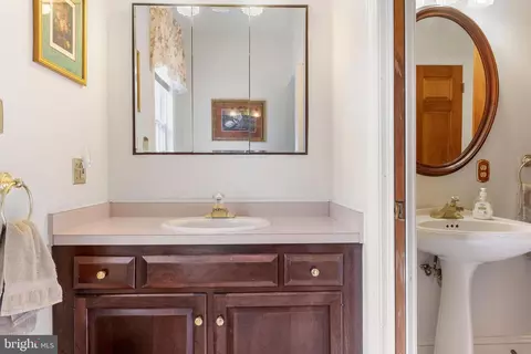 Bath - 11 Glenberry Ct, Phoenix, MD 21131 photo 4 of 5