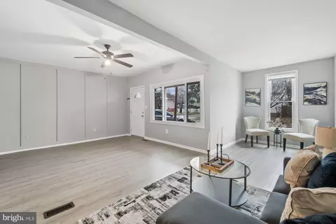 Living - 121 3rd Ave, Halethorpe, MD 21227 photo 2 of 2