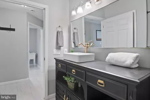 Bath - 121 3rd Ave, Halethorpe, MD 21227 photo 2 of 3