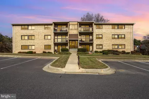 3 Summit Hill Ct #B-2, Catonsville, MD 21228