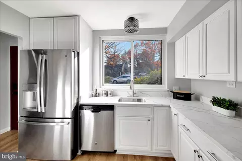 12 Stoneridge Ct, Baltimore, MD 21239 photo 6