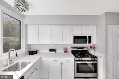 12 Stoneridge Ct, Baltimore, MD 21239 photo 8