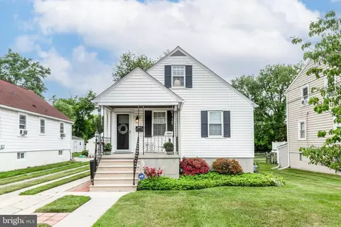 2917 Chenoak Ave, Parkville, MD 21234