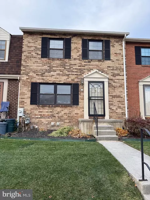 4 Holland Hill Ct, Catonsville, MD 21228