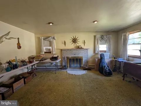 Living - 3523 Edwards Ln, Middle River, MD 21220 photo 2 of 4