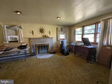 Living - 3523 Edwards Ln, Middle River, MD 21220 photo 1 of 4