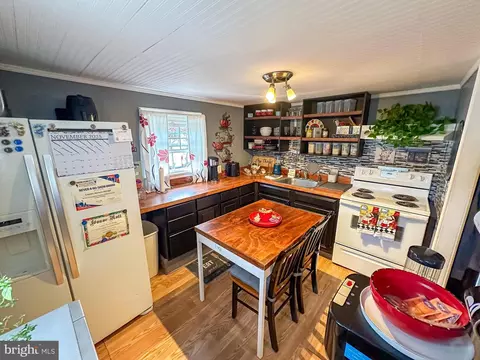 112 Trailway Rd, Middle River, MD 21220 photo 6