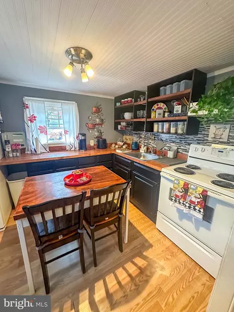 112 Trailway Rd, Middle River, MD 21220 photo 10