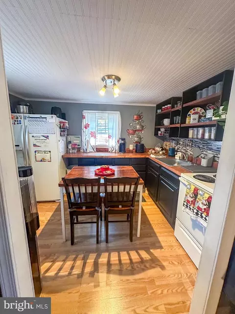 112 Trailway Rd, Middle River, MD 21220 photo 11