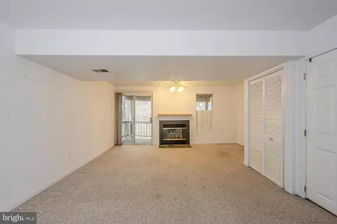 Living - 1130 Kelfield Dr #1130, Halethorpe, MD 21227 photo 4 of 4