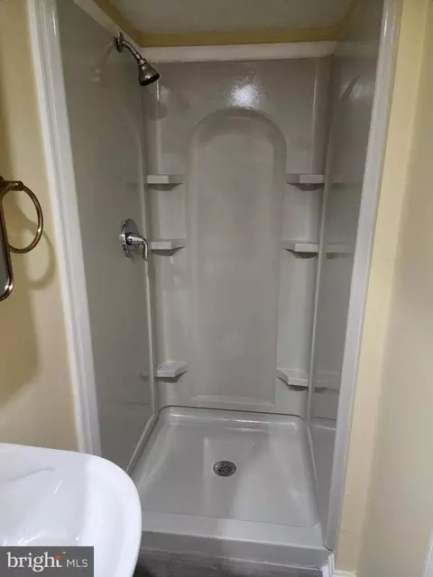 Bath - 1529 Clairidge Rd, Gwynn Oak, MD 21207 photo 5 of 7