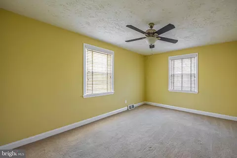 Bedroom - 1243 Linden Ave, Halethorpe, MD 21227 photo 3 of 8