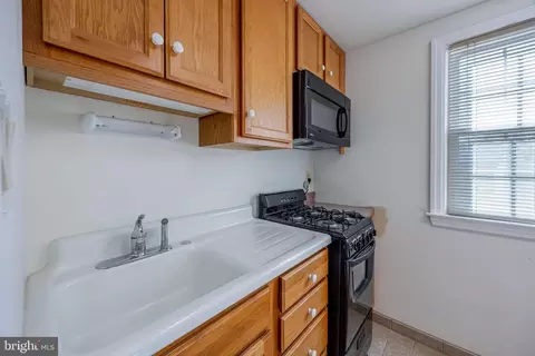 Kitchen - 1243 Linden Ave, Halethorpe, MD 21227 photo 3 of 4