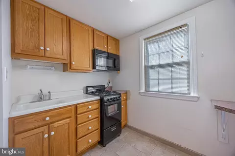 Kitchen - 1243 Linden Ave, Halethorpe, MD 21227 photo 4 of 4