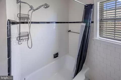 Bath - 1243 Linden Ave, Halethorpe, MD 21227 photo 2 of 5