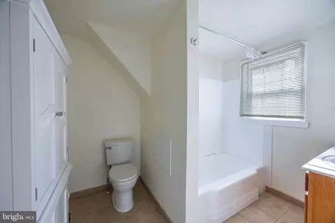 Entry Way - 1243 Linden Ave, Halethorpe, MD 21227 photo 5 of 5