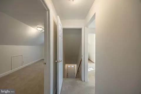 Entry Way - 1243 Linden Ave, Halethorpe, MD 21227 photo 3 of 5