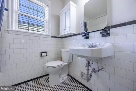 Bath - 1243 Linden Ave, Halethorpe, MD 21227 photo 1 of 5