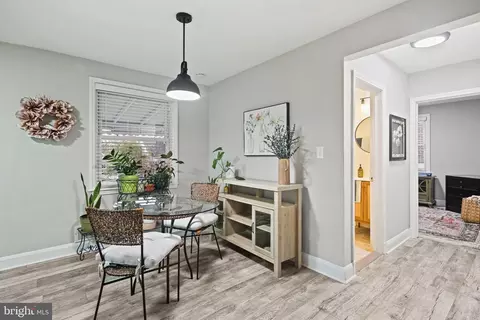 Entry Way - 3417 Fairview Rd, Baltimore, MD 21207 photo 6 of 10
