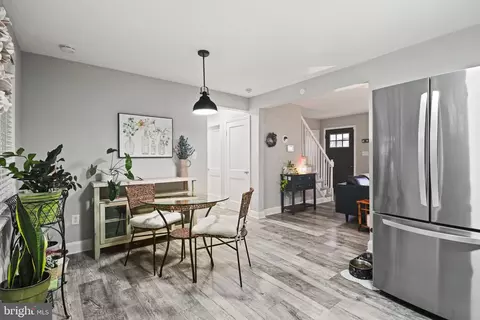 Entry Way - 3417 Fairview Rd, Baltimore, MD 21207 photo 5 of 10