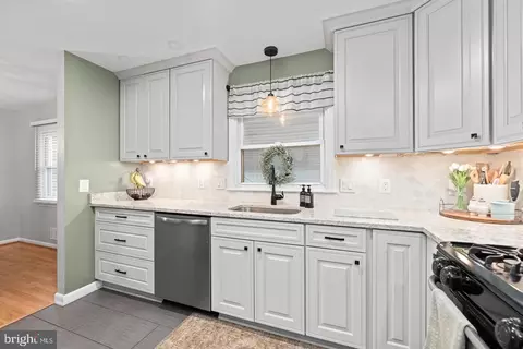 10306 Greenside Dr, Cockeysville, MD 21030