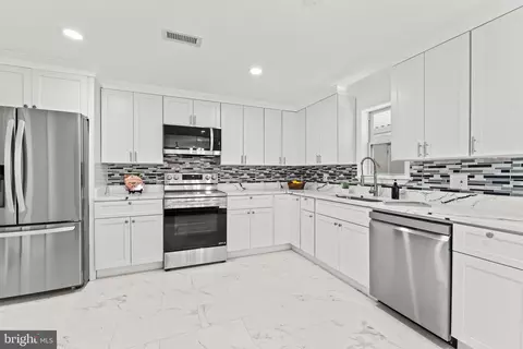 Kitchen - 1013 Cord St, Middle River, MD 21220 photo 2 of 3