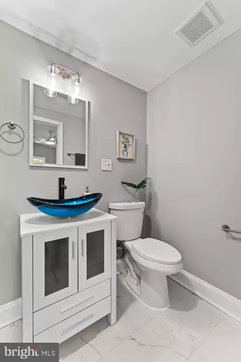 Bath - 1013 Cord St, Middle River, MD 21220 photo 1 of 6
