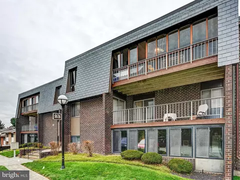 23 Stonehenge Cir #23-12, Pikesville, MD 21208