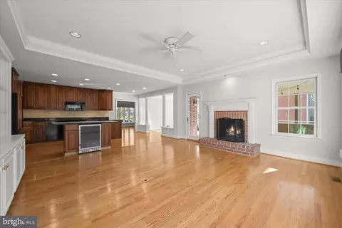 Living - 1112 Hampton Garth, Towson, MD 21286 photo 8 of 17